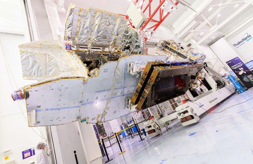 Eutelsat Konnect VHTS satellite lift-off